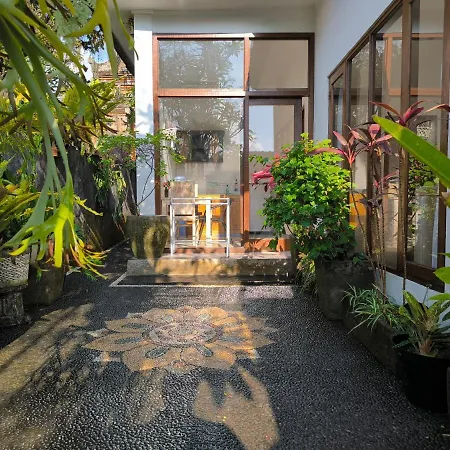 White Lotus House