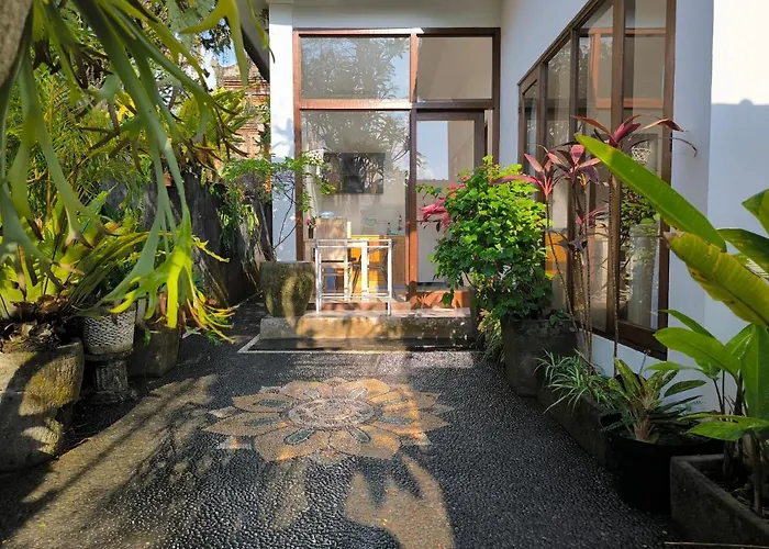 ゲストハウス White Lotus House ウブド
